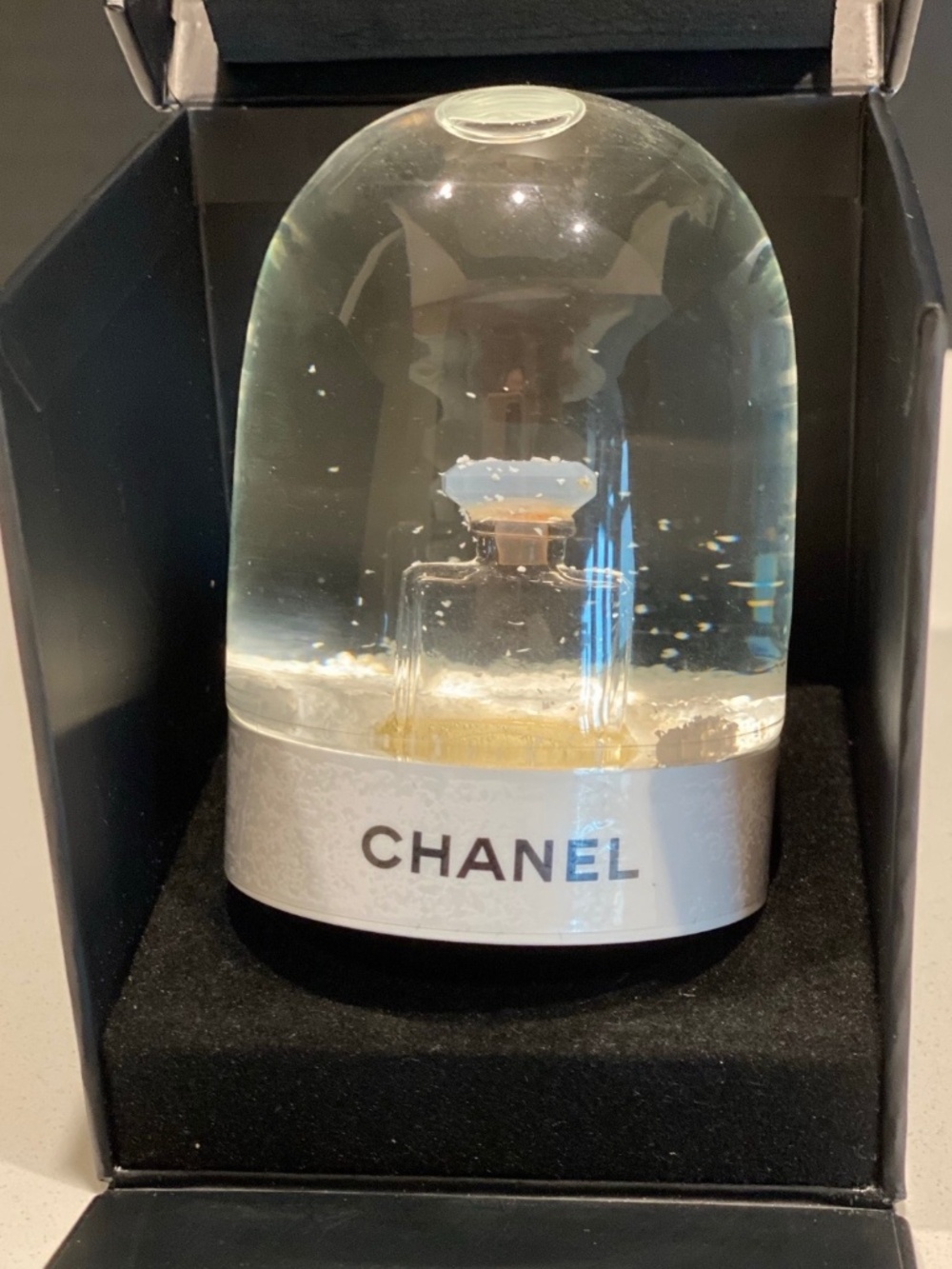 CHANEL 2012 Glass Chanel No. 5 Eau de Perfume Bottle Snow Globe VIP GIFT RARE